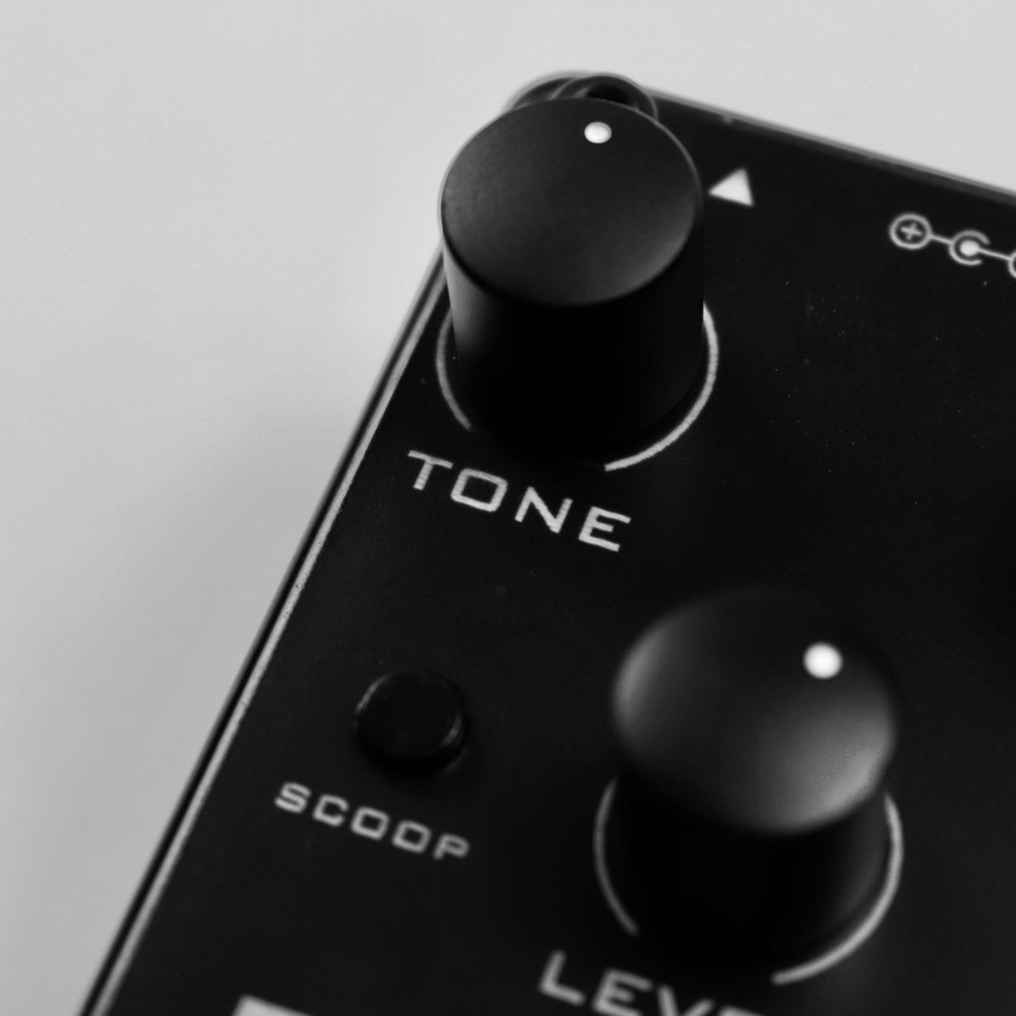 Der Tone Button am Distortion funktioniert wie eine Wippe