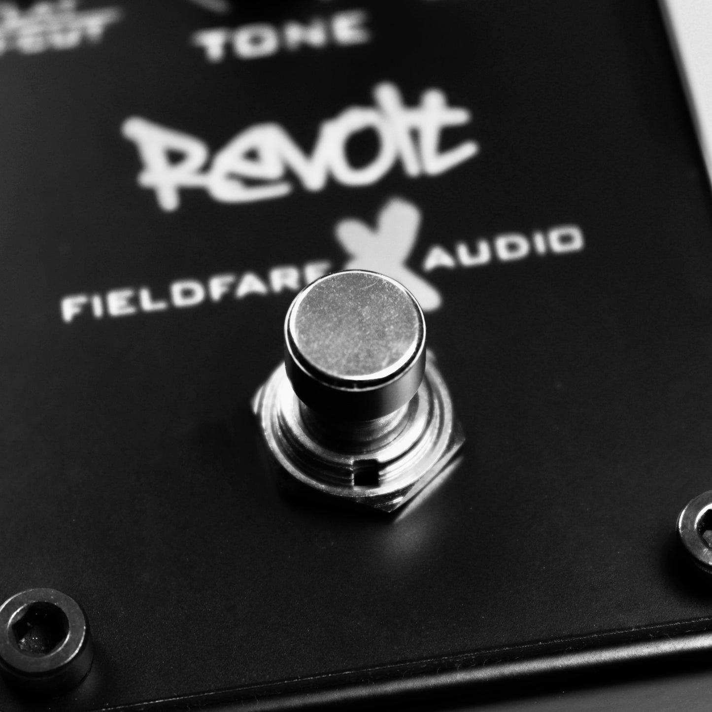 Tubescreamer effektpedal mit Bypass Schalter der auch eine Momentary Funktion unterstützt